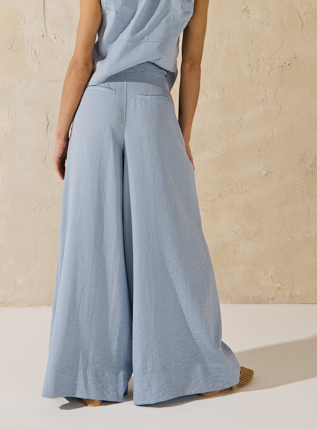EVERBELLE Blue Soft Tailored Co-ord Wide Leg Trousers 8 - Image 4 thumbnail